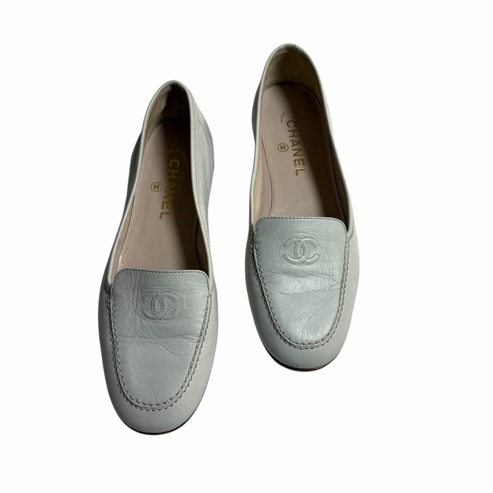 Chanel | Vintage Pale Blue Leather Loafers 38.5 | CC Logo Flats Made in Italy 💙 - Picture 7 of 12